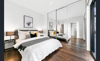 2Br2Ba Penthouse wHuge Balcony in CBD Gym Pool Will21 - Melbourne - 5