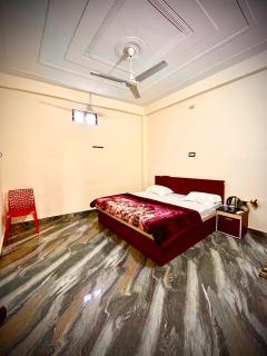 Hotel Shraddha Guest House A Luxury Stay in Ayodhya - Ayodhya - 3