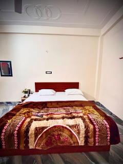 Shraddha Guest House Luxury Stay in Ayodhya - 9