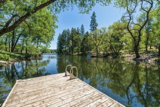 Lakefront Cozy Cabin on the Cove - 0
