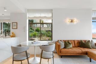 Boutique 2-Bed with Stunning Sydney Harbour Views - Sydney - 9
