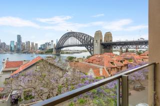 Boutique 2-Bed with Stunning Sydney Harbour Views - 6