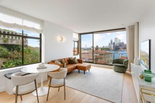 Boutique 2-Bed with Stunning Sydney Harbour Views - Sydney - 2