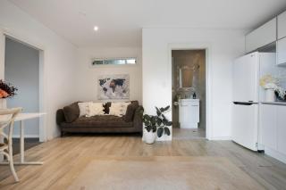 Spacious Oceanview Escape with Pool & Cabana - Collaroy - 8