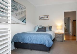 Spacious Oceanview Escape with Pool & Cabana - Collaroy - 6