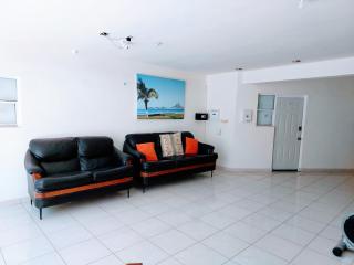 Loft 25 excelente y comodo, cerca del vado del rio, consulado,CAS, galerias mall , cama queen , cocineta - Hermosillo - 1