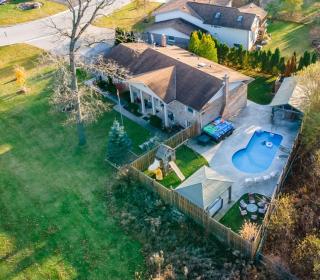 Niagara Falls Villa with Private pool, hottub, water view and Breakfast - Niagara Falls - 9