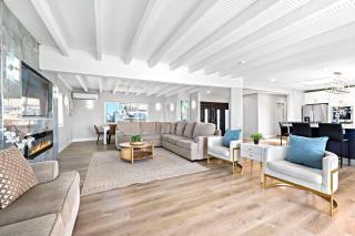 LUXURY VILLA - SLEEPS 24 - PRIVATE POOL & HOT TUB Beaches Legoland Views! - 3