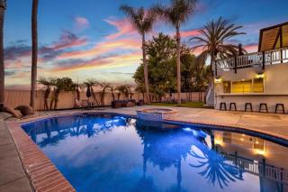 EXCLUSIVE LUXURY 8 BEDROOM POOL HOT TUB AMAZING VIEWS Sleeps 24 - Vista - 3