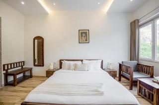 Alaya Stays Kodiyat 4-BHK Pet-Friendly Villa With Views of Sajjangarh Palace - Nāi - 8