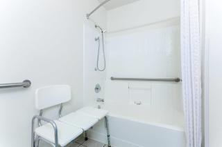 Super 8 by Wyndham Montpelier - 4