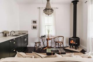 The Postman's Cottage - Hinterland Luxury - Montville - 0