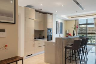 Best View Luxury 2BDR Palm Jumeirah, Beach & Pool - 6