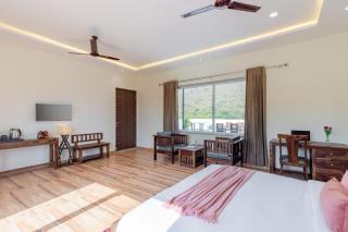 Alaya Stays Kasturi Pet-Friendly Rooms With Views of Sajjangarh Palace & Plunge Pool - 1