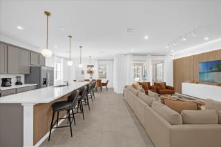 6 Bedrooms 45 Bathrooms Solara 2382Sw - 6