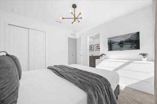 6 Bedrooms 45 Bathrooms Solara 2382Sw - 1