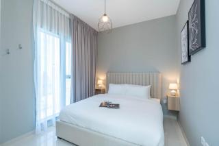 Perfect Location-For Work or Leisure - 6