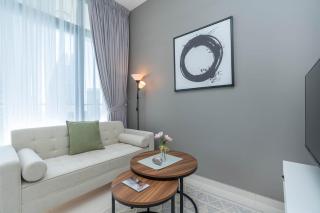 Perfect Location-For Work or Leisure - 9