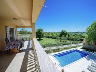 Spacious holiday home with private infinity pool, superb garden, terrace, BBQ, - Kakma - 7