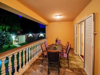 Spacious holiday home with private infinity pool, superb garden, terrace, BBQ, - Kakma - 2