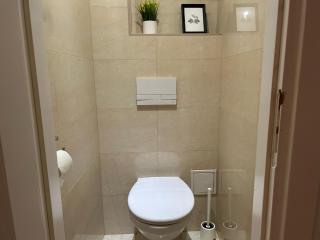 Central Spacious Flat with Balcony City View - Wenen - 5