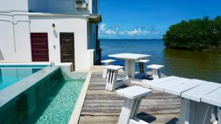 Poolside SeaView Studio w Pool Deck near Airport - Belize City - 6