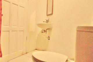 Room in Apartment - Sea View Bedroom w Garden, Pool Deck by Airport - Belize City - 2