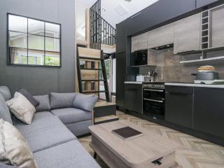 Lingy Luxury Family Pod - 4