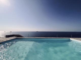 Cliff Villa - Sarakíniko - 0