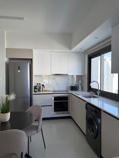 ΘΕΑ 5 Comfortable 1BR and 2BR Apartments - Dhromolaxia - 9