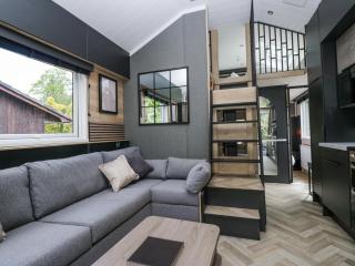 Woof Luxury Family Pod - 7