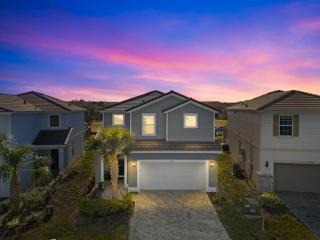 6 Bedrooms 4 Bathrooms Solterra 7311 Ol - 0