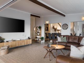 Phezulu Manor, Panoramic Views, Serviced Retreat - 4