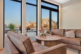 Nordic Lodge Retreat in Lofoten - 2