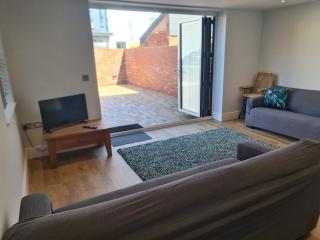 Number 10 - Stunning brand new house - sleeps 6 - free parking - 1