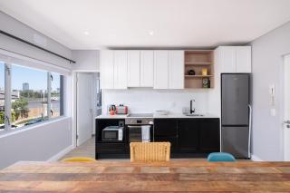 Modern Beachfront Apartment - 7