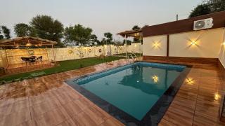 The Cottage Farm - - 8
