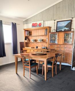 Hilltop Riverview Retreat - 9