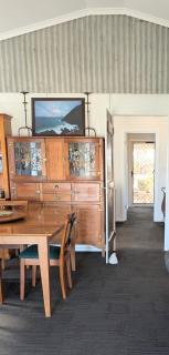 Hilltop Riverview Retreat - 8