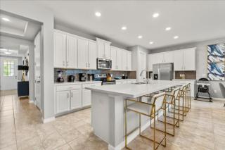 6 Bedrooms 5 Bathrooms Solara 9055 Sr - 4