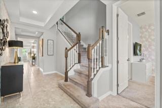 6 Bedrooms 5 Bathrooms Solara 9055 Sr - 1