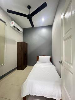 Homestay Asfa D Village - Kemasik - 3