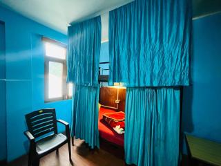 Non Stop Cafe Hostel & Stay - Manali - 7