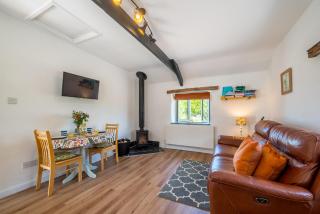 Polrunny Farm Seaberry Cottage with a sea view and log burner - Boscastle - 6