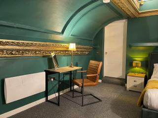 The Romantic Retreat in Merseyside - Southport - 5
