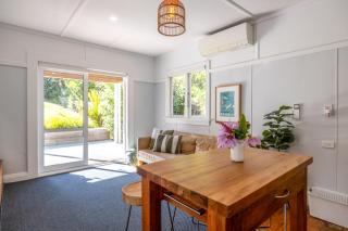 Hideaway Cottage - 2