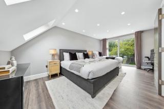 5BR Sleeps 11 Golf Course 2 min Free wifi & Parking - 5