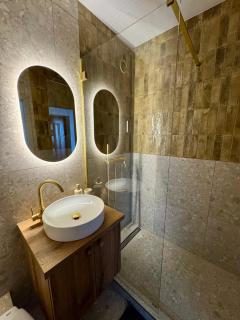 Panorama View Deluxe Apartment - 7