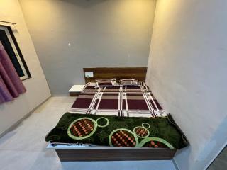 Gurumauli Guesthouse - Akalkot - 0