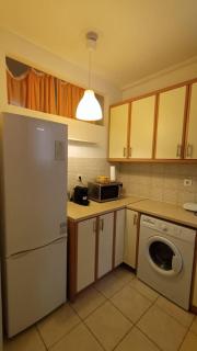 Cozy lower ground floor apartment by Sea and Tram - Atene - 5